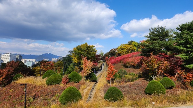 남산의 가을, 백승훈 시인