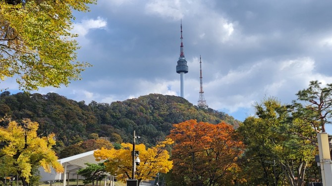 남산의 가을, 백승훈 시인