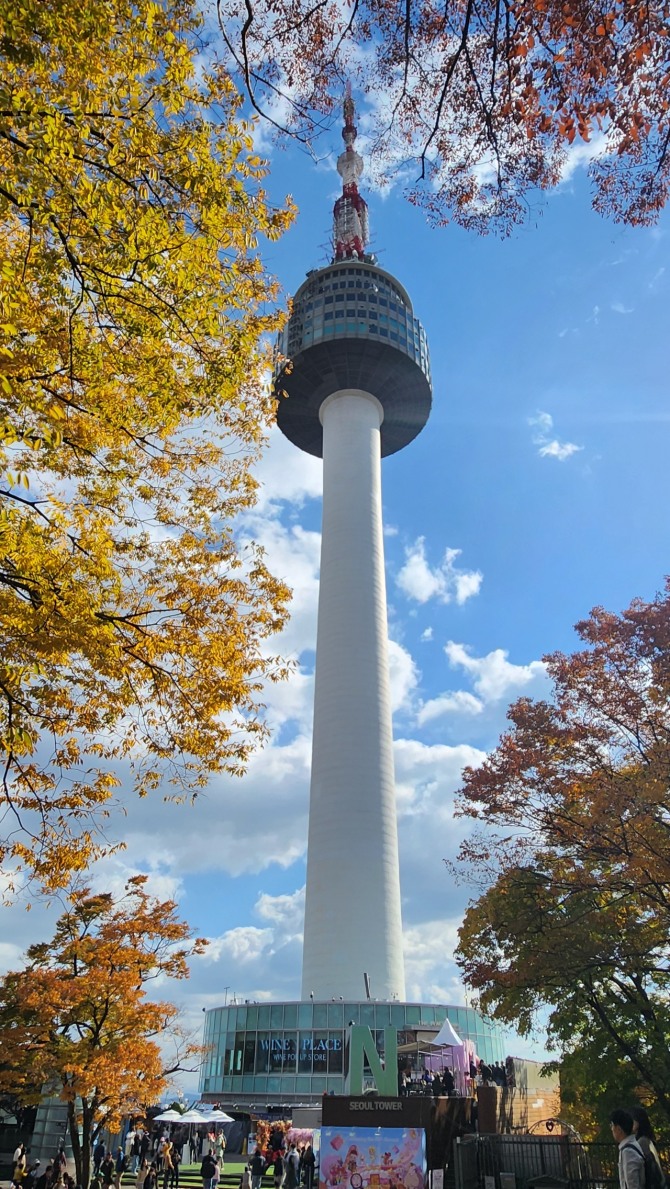 남산의 가을, 백승훈 시인