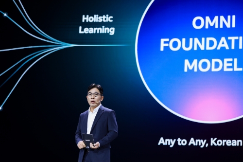 김원유 네이버클라우드 대표가 단25에서 설명을 하고 있다. 사진=네이버