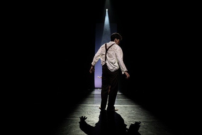 정유진 안무의 '오감도-까마귀가 내려다본 세상', 서울무용제 우수상