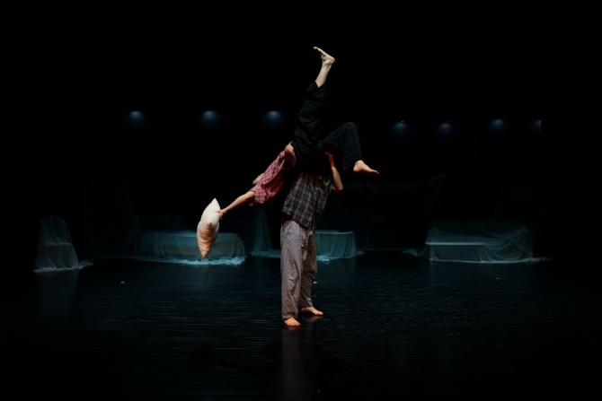 전예화 안무·연출의 '껍질 아래'