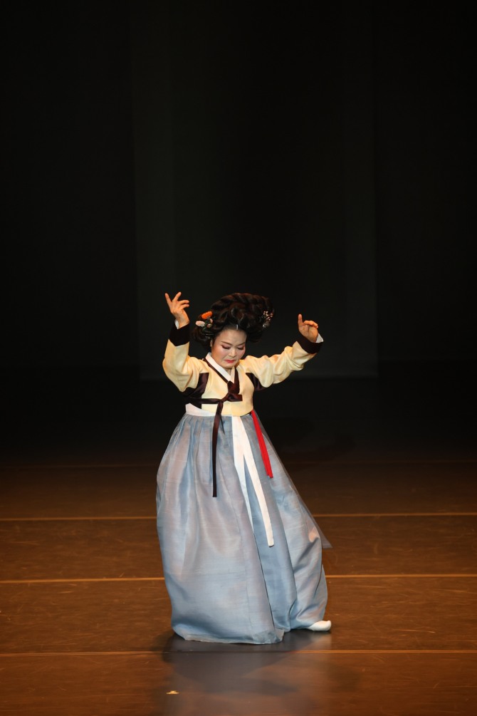 응천교방굿거리춤