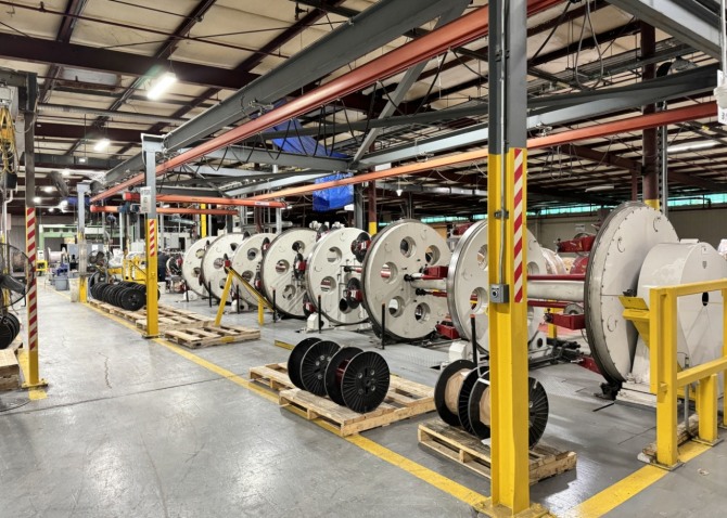 LS그룹 미국 계열사 에식스솔루션즈 북미 공장의 변압기용 특수 권선(CTC) 제조 설비. AI 데이터센터 증가와 미국 변압기 교체 수요 확대로 주문이 급증하면서 생산능력 증설이 진행되고 있다. 사진=에식스솔루션즈