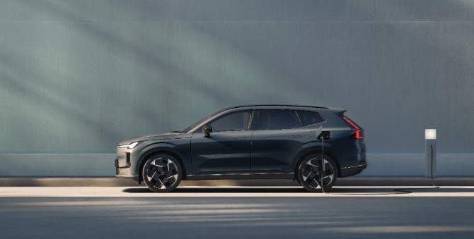 뉴 XC70 플러그인 하이브리드 사진=볼보