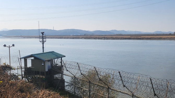 새를 보며 걷는 평화누리길, 백승훈 시인