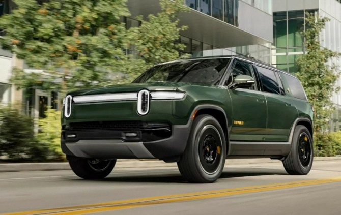 리비안 R1S 사진=리비안