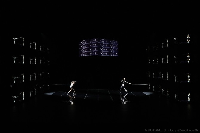 이해니 안무의 'Pan_Opticon- Unseen_Code'