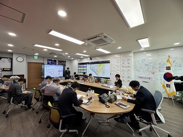 열린시장실에서 개최된 도로건설 관리계획 수립 용역 착수보고회(8. 25.). 사진=고양시