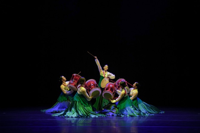 김호은 총안무·신성철 연츨의 'BEYOND DISTOPIA'