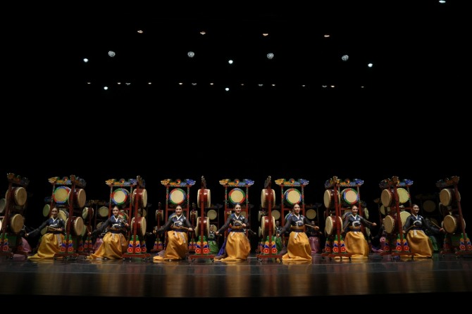 김호은 총안무·신성철 연츨의 'BEYOND DISTOPIA'