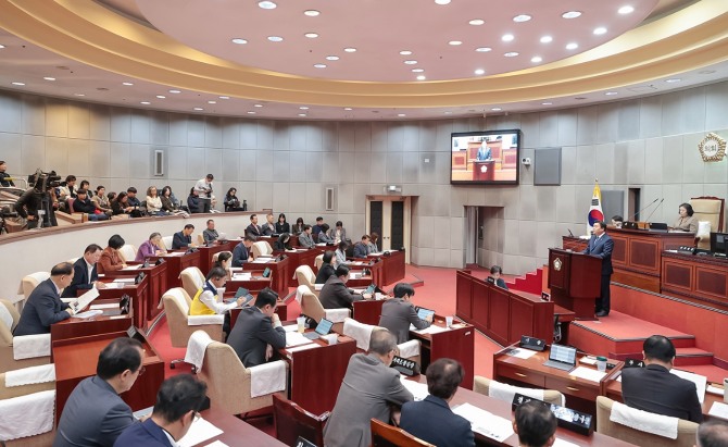 임병택 시흥시장이 27일 시흥시의회 제2차 정례회 본회의에서 시정연설을 하고 있다. 사진=시흥시