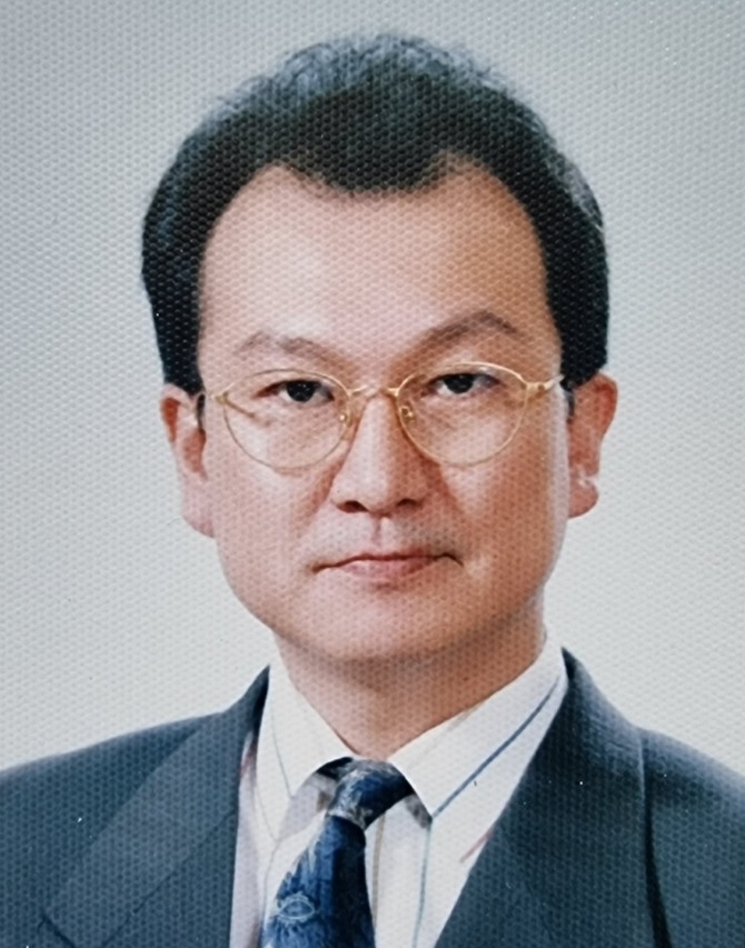 장석용(한국예술평론가협의회 회장)