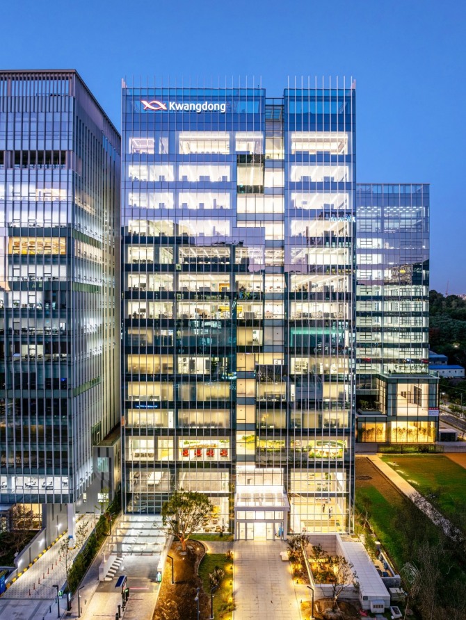 광동제약 신사옥 ‘광동과천타워’.  사진=광동제약