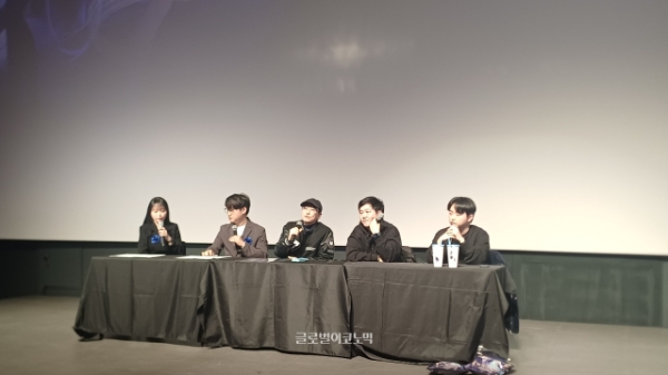 왼쪽부터 '레나' 김주희 MC와 박동민 게임 캐스터, 김용하 블루 아카이브 총괄 PD, 안경섭 PD, 미츠키요 음악 디렉터. 사진=이원용 기자