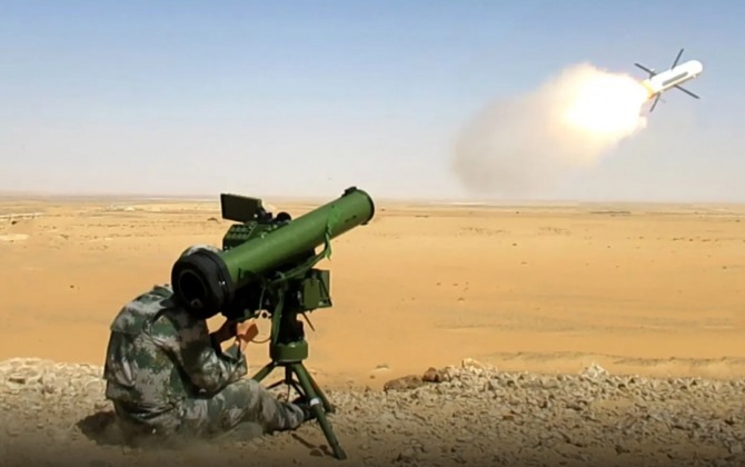 중국제 대전차 미사일 GAM-102LR 대전차 미사일이 날아가고 있다. 사진=디펜스블로그