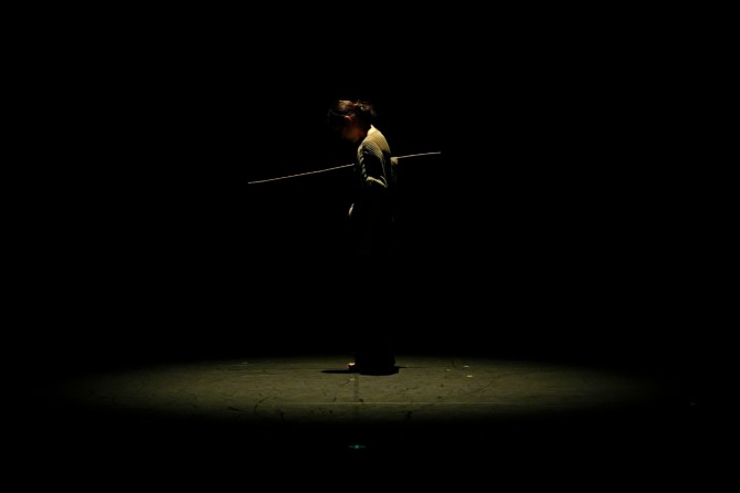 김진아 안무의 '물의 끝'