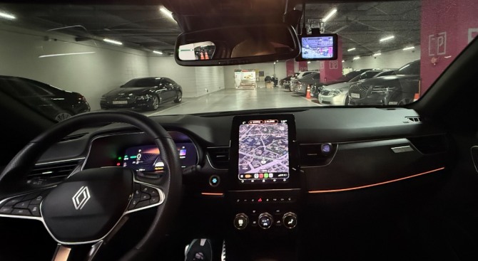 르노 아르카나 E-테크 하이브리드 에스프리트 알핀 트림 모델 인테리어 사진=육동윤 글로벌모빌리티 기자