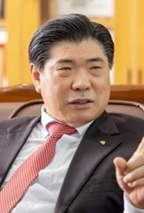 현 부산지역이사 박수용. 