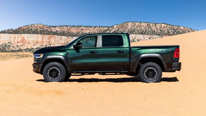 2027 램 1500 SRT TRX 사진=램