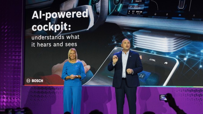 보쉬 이사회 멤버 타냐 뤼커트(왼쪽), 북미 사장 폴 토마스(오른쪽) 사진=보쉬