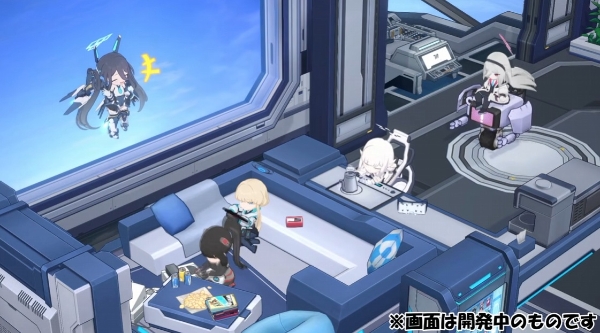 5주년 신규 캐릭터들이 인게임 카페에서 전용 가구와 상호작용하는 모습. 왼쪽부터 '아리스'와 '리오', '토키', '히마리'의 무장 버전과 '케이'. 사진=넥슨게임즈