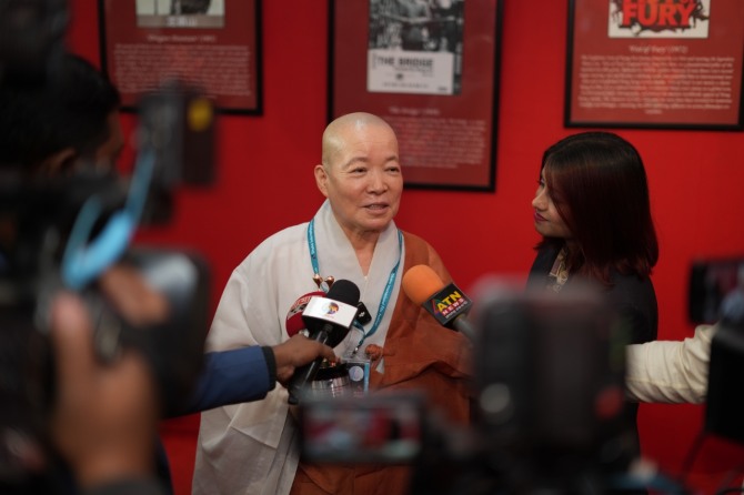 제24회 다카영화제 영적영화 부문 최우수 작품상,  유영의 감독의 '인간 초거대 알고리즘'