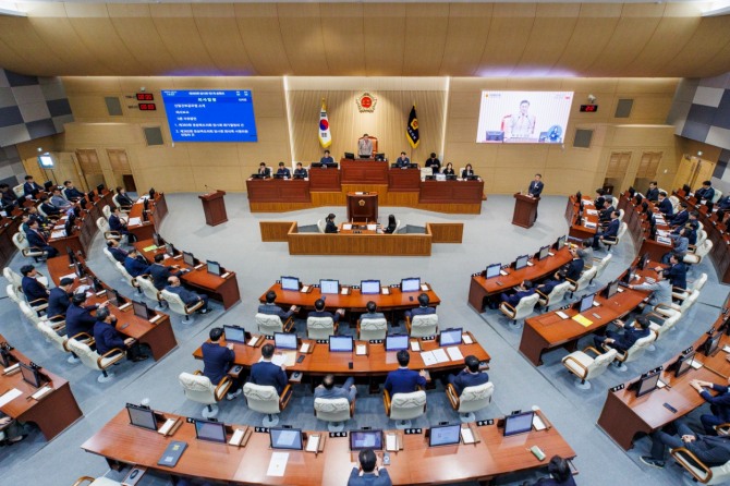 28일 열린 경북도의회 제360회 임시회 제1차 본회의.  사진=경북도의회