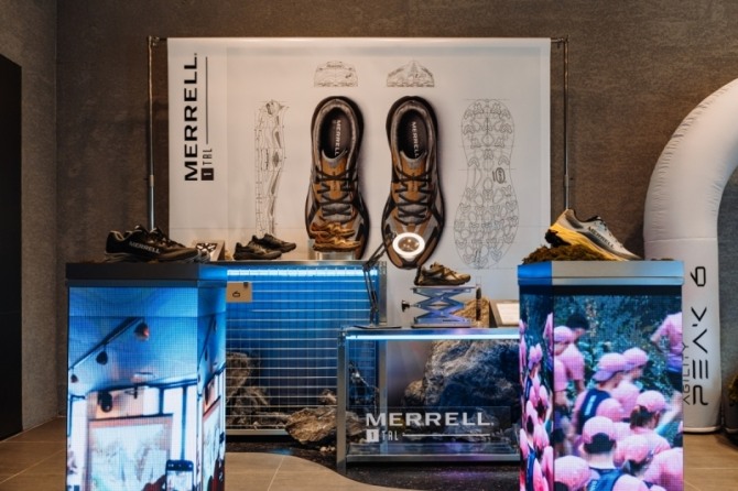 글로벌 아웃도어 브랜드 머렐(MERRELL)이 새로운 트레일 러닝화 '어질리티 피크 6(Agility Peak 6)'를 지난 6일 글로벌 동시 런칭했다. 사진= 머렐