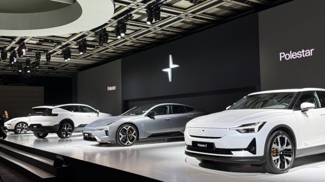 폴스타 라인업 (가까운 쪽부터) 폴스타 2, 폴스타 5, 폴스타 3, 폴스타 4 사진=육동윤 글로벌이코노믹 기자