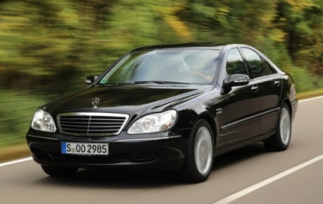 S-클래스 4세대 W220 사진=메르세데스-벤츠