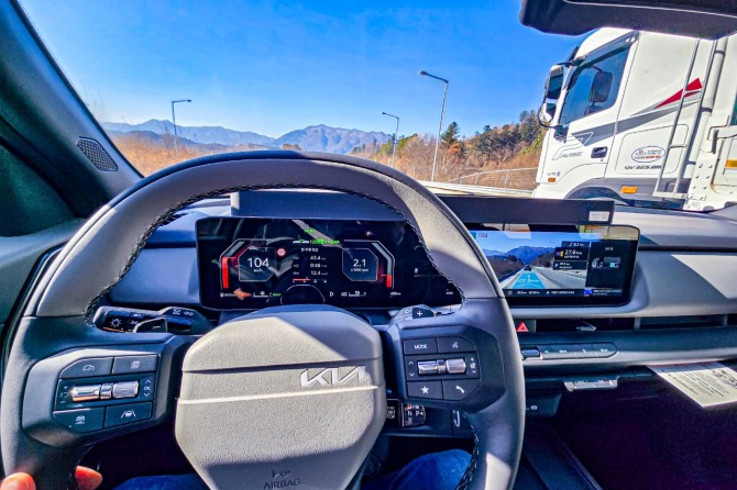 소형SUV의 격을 높인 다양한 안전편의사양을 더하고 새로워진 디 올 뉴 쎌토스. 사진=글로벌이코노믹