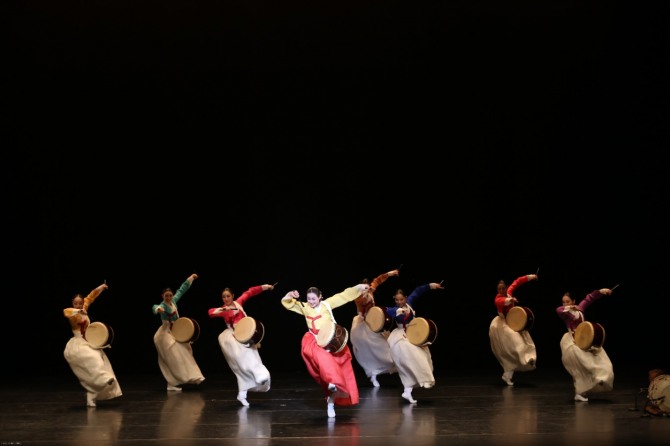 진도북춤(군무)