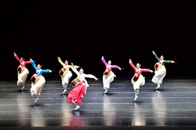 진도북춤(군무)