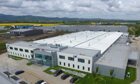 LS전선의 폴란드 남서부 지에르조니우프에 위치한 케이블 공장 전경. 사진=LS전선