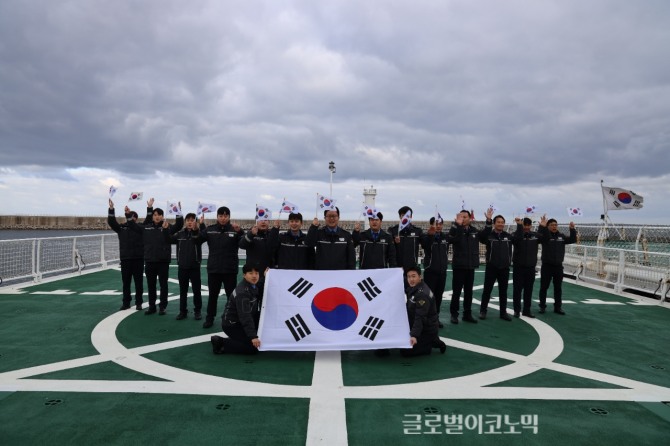 동해해경청 관계자는 “3·1절 정신은 곧 해양경찰의 정신”이라며 “국민과 세계인에게 대한민국의 해양주권 수호 의지를 더욱 적극적으로 알리겠다”고 말했다.사진=동해해양경찰서