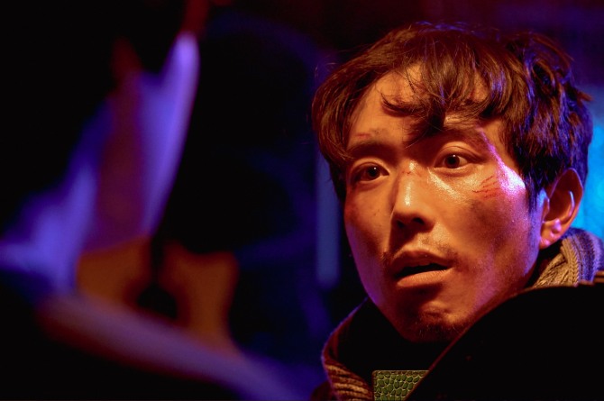 박세영 감독의 '슬라이드 스트럼 뮤트'