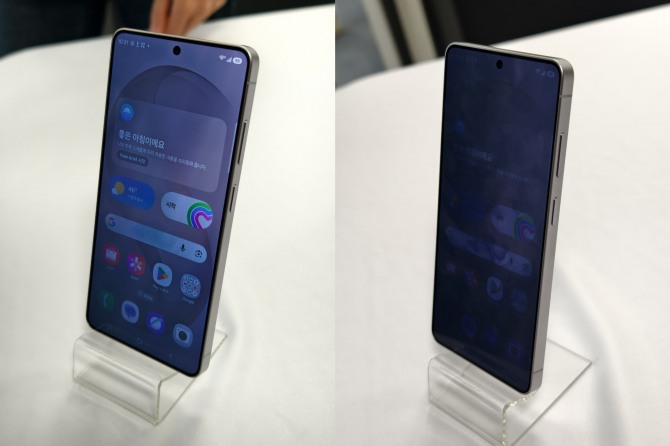 프라이버시 기능을 껐을 때 갤럭시 S26 울트라 제품과 기능을 켰을 때 모습(왼쪽부터). 사진=장용석 기자 