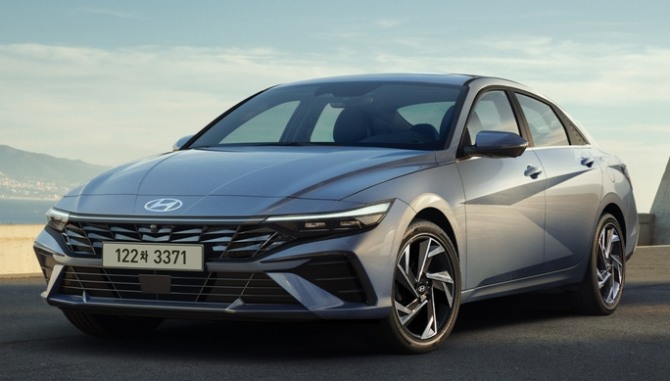 현대 아반떼 하이브리드 사진=현대자동차