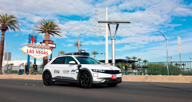 모셔널 로보택시가 라스베가스 거리를 주행하고 있다. 사진=현대차그룹