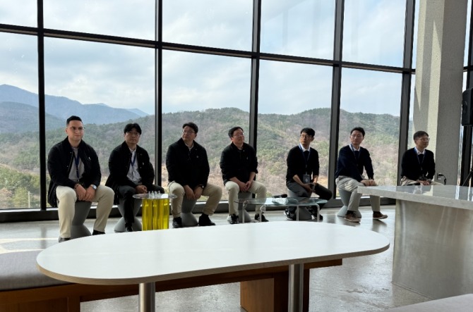 르노 필랑트 개발 팀원들이 기자들과 Q&A를 진행하고 있다. 사진=육동윤 기자