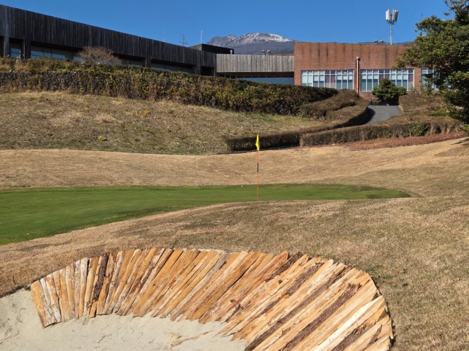 벙커가 인상적인 남코스 9번홀. 사진=글로벌이코노믹