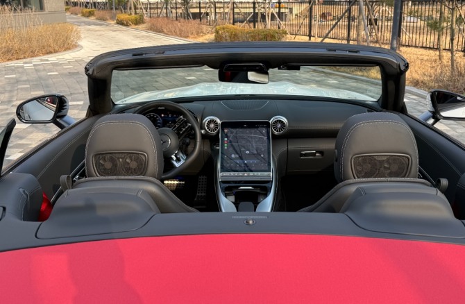 메르세데스-벤츠 SL 43 AMG 4매틱+ 인테리어 사진=육동윤 기자