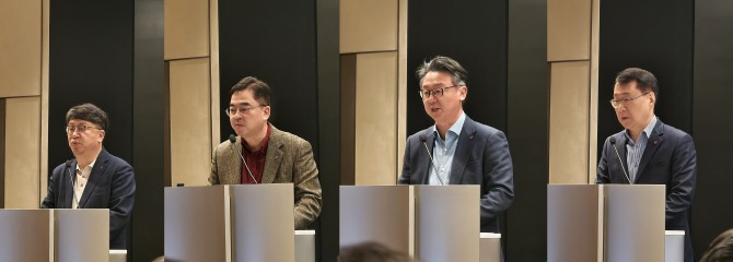 (왼쪽부터) 백승태 HS사업본부장(사장), 박형세 MS사업본부장(사장), 은석형 VS사업본부장(사장), 이재성 ES사업본부장(사장)이 23일 서울 여의도 트윈타워에서 개최된 제 24기 정기 주주총회에서 사업전략을 설명하고 있다. 사진=장용석 기자