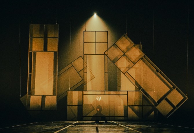 서연수 안무, 강요찬 연출, 김보람 협력안무의 '집 속의 집: 문 밖의 문'. 사진 BAKi