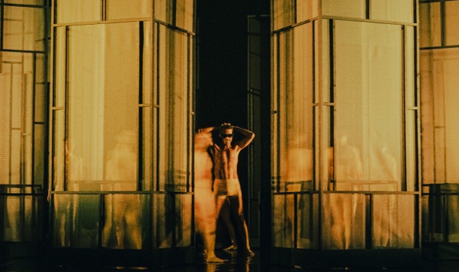 서연수 안무, 강요찬 연출, 김보람 협력안무의 '집 속의 집: 문 밖의 문'. 사진 BAKi