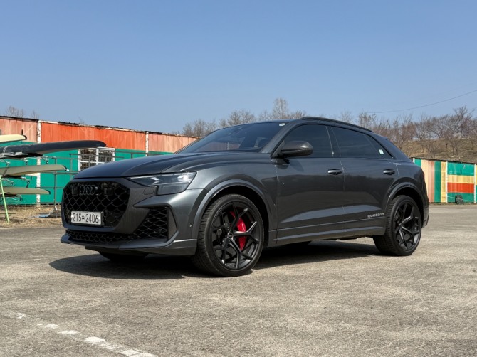 아우디 RS Q8 시승차 사진=육동윤 기자