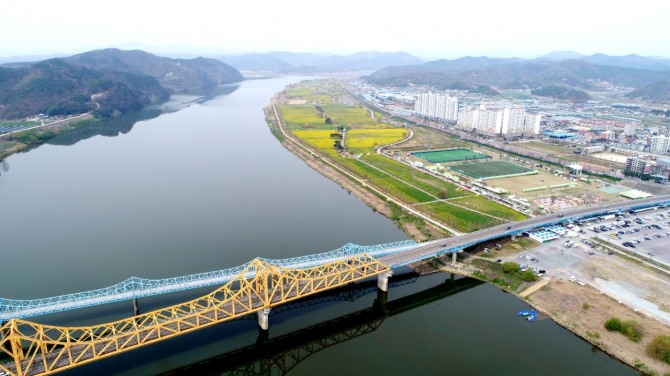 '창녕남지유채꽃단지' 전경. 사진=경남 창녕군 