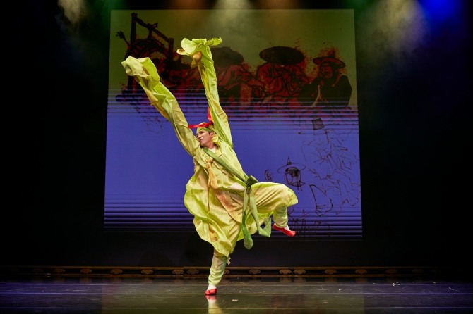 무동(舞童, 출연 정지욱)