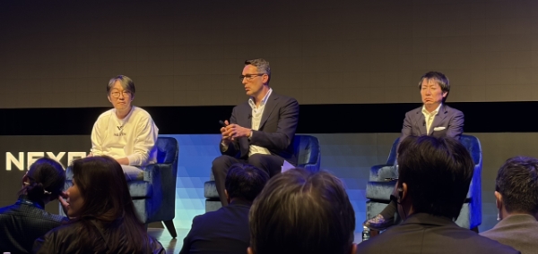 왼쪽부터 넥슨의 이정헌 대표, 패트릭 쇠더룬드 회장, 우에무라 시로 최고재무책임자(CFO). 사진=게임기자단